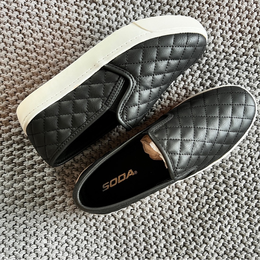 Memory Foam Puffy Quilted Sneakers